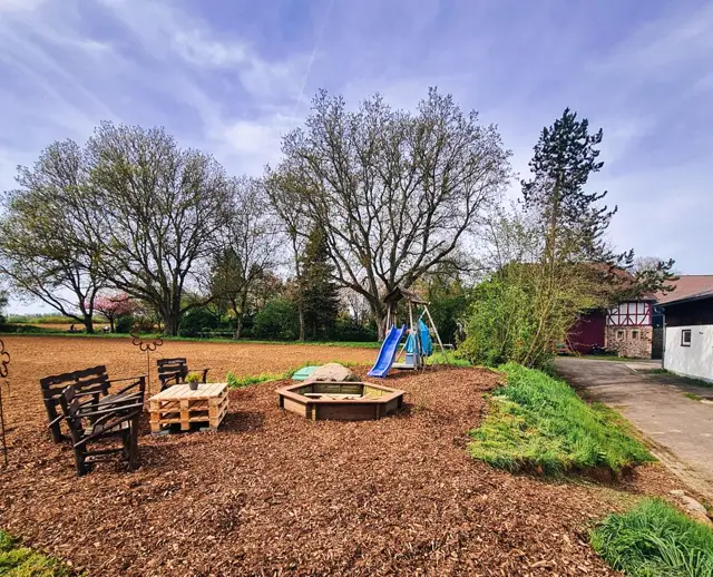 Sonnenplatz mit Spielplatz